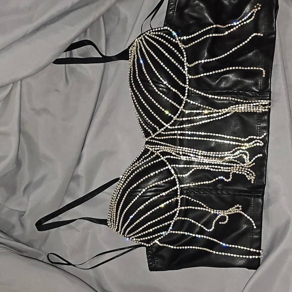 NWT XL BLASHE RHINESTONE CROP TOP - Picture 1 of 4